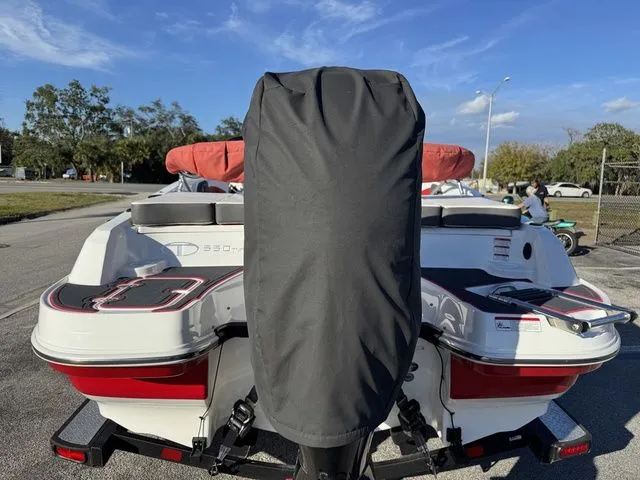 Slide: The Image of Tahoe 550 TF 2021 - 7