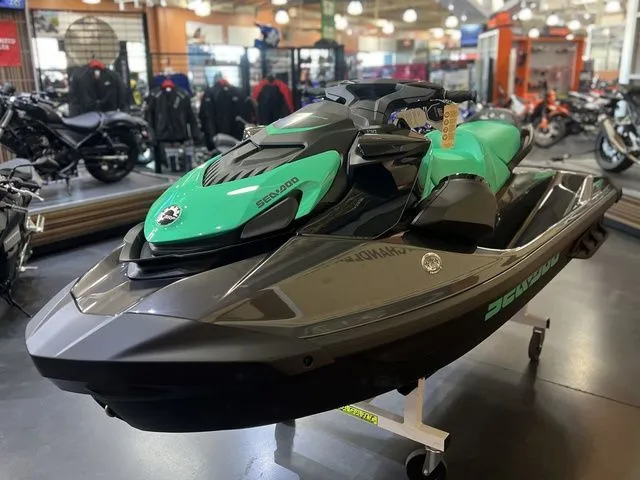 Slide: The Image of Sea-Doo GTI SE 170 2026 - 17