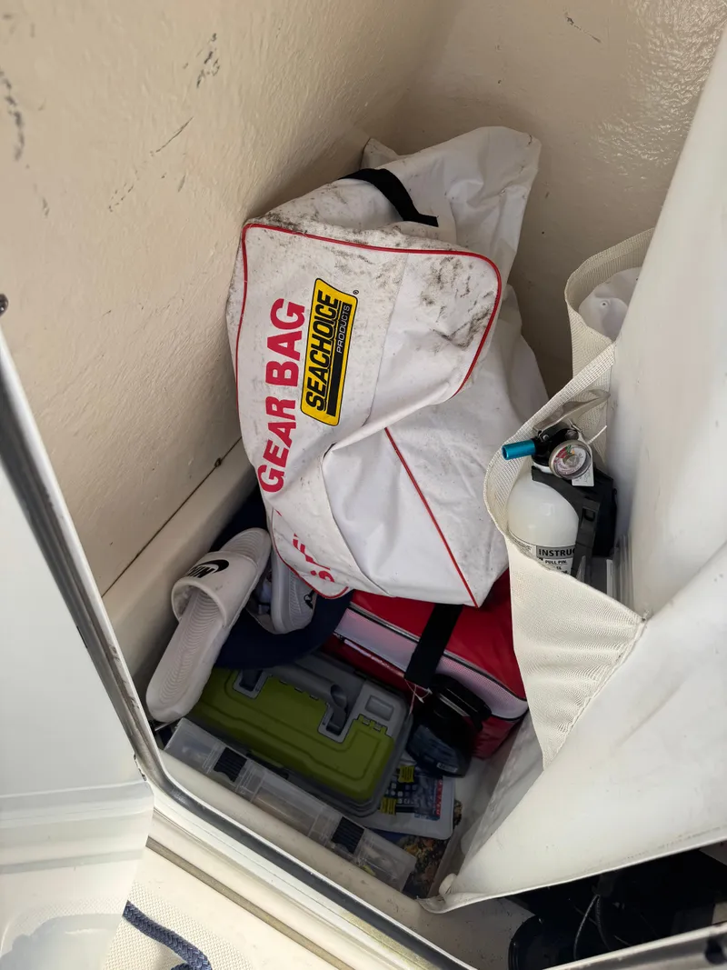 Slide: The Image of Pioneer 202 Sportfish 2022 - 13