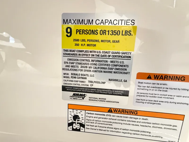 Slide: The Image of Robalo 246 Cayman 2026 - 25