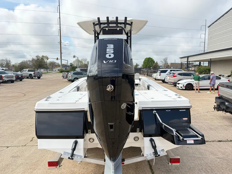 Slide: The Image of Robalo 246 Cayman 2026 - 6