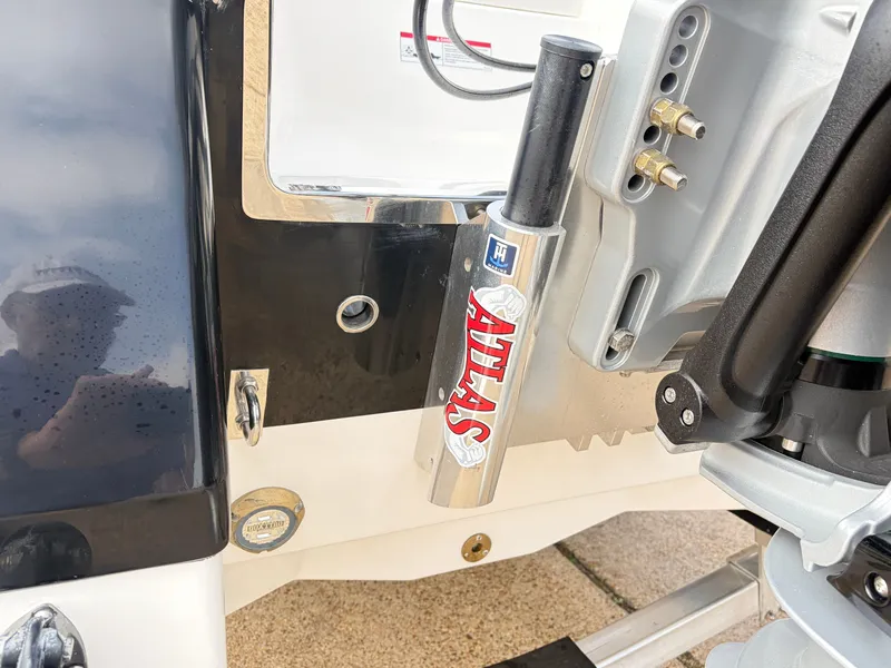 Slide: The Image of Robalo 246 Cayman 2026 - 7