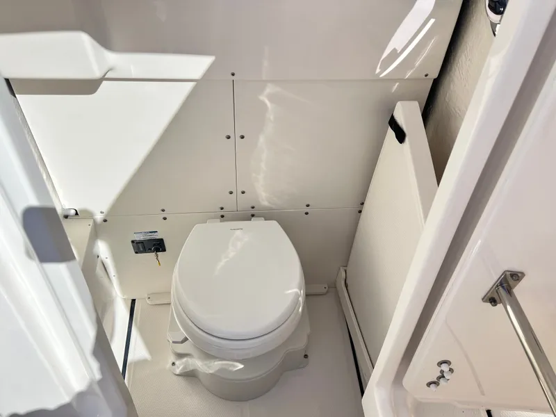 Slide: The Image of Robalo R270 Center Console 2026 - 19