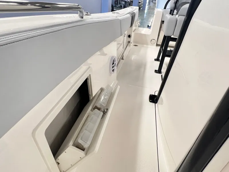 Slide: The Image of Robalo R230 Center Console 2026 - 11