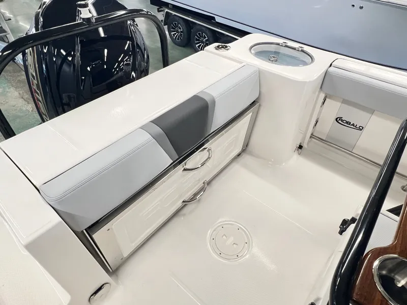 Slide: The Image of Robalo R230 Center Console 2026 - 13
