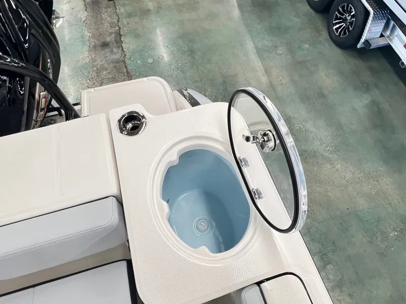Slide: The Image of Robalo R230 Center Console 2026 - 16