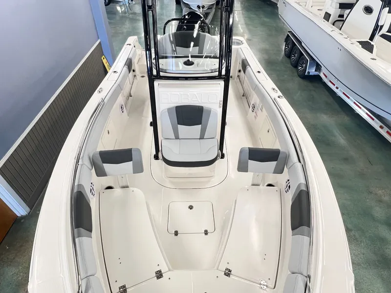 Slide: The Image of Robalo R230 Center Console 2026 - 8