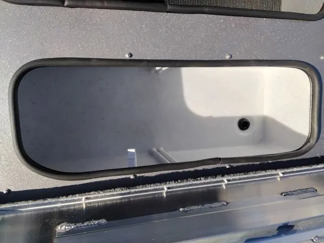 Slide: The Image of Lowe Stinger 195C 2026 - 19