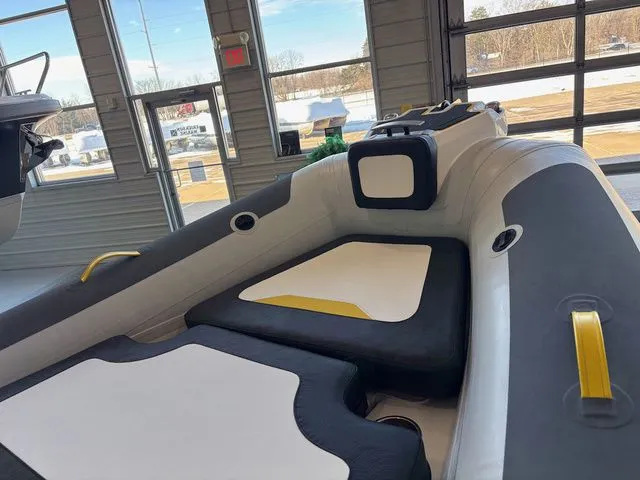 Slide: The Image of Highfield Velox 560 2026 - 10