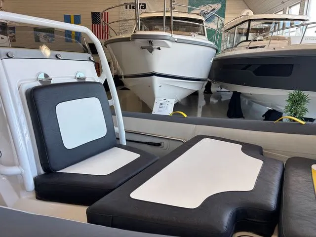 Slide: The Image of Highfield Velox 560 2026 - 11