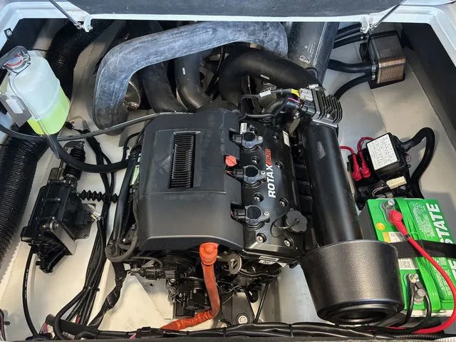 Slide: The Image of Highfield Velox 560 2026 - 13