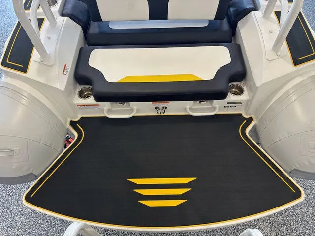 Slide: The Image of Highfield Velox 560 2026 - 3