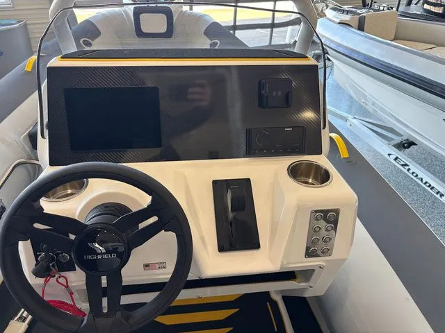 Slide: The Image of Highfield Velox 560 2026 - 8