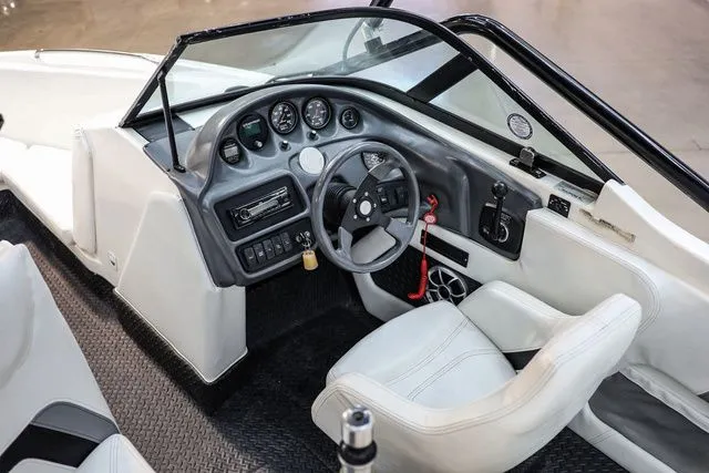 Slide: The Image of Centurion 22 Elite 2000 - 19