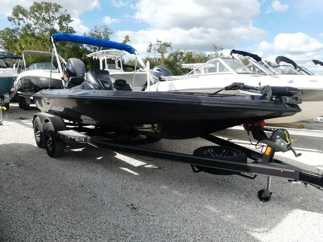 Slide: The Image of Skeeter ZX150 2022 - 2