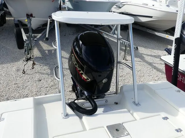 Slide: The Image of Scout 177 Sportfish 2004 - 5