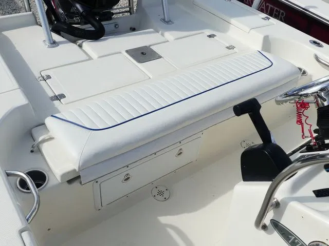 Slide: The Image of Scout 177 Sportfish 2004 - 6