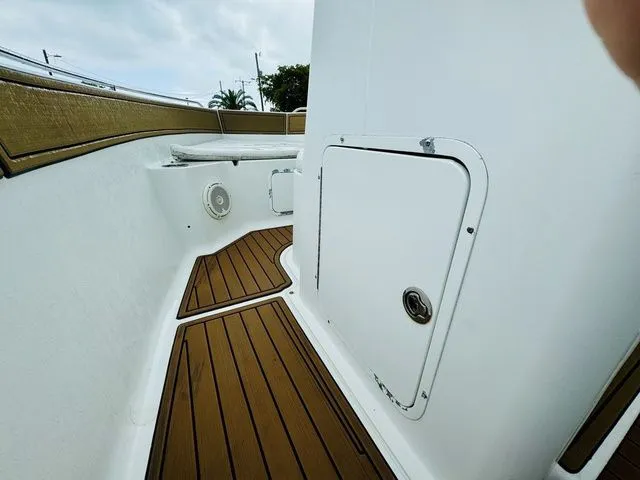 Slide: The Image of Sea Hunt Triton 196 2008 - 14