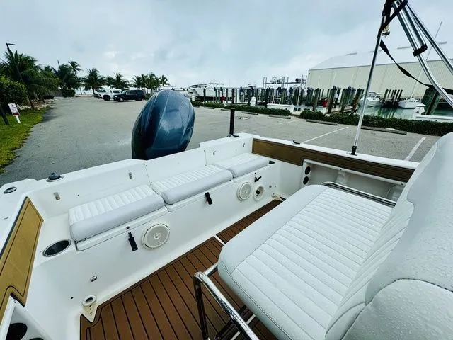 Slide: The Image of Sea Hunt Triton 196 2008 - 8