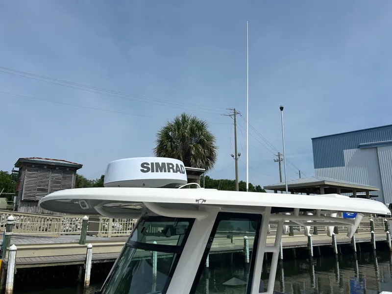 Slide: The Image of Boston Whaler 280 Outrage 2026 - 29