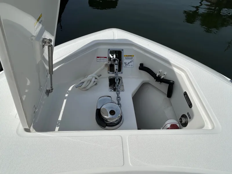 Slide: The Image of Boston Whaler 280 Outrage 2026 - 37