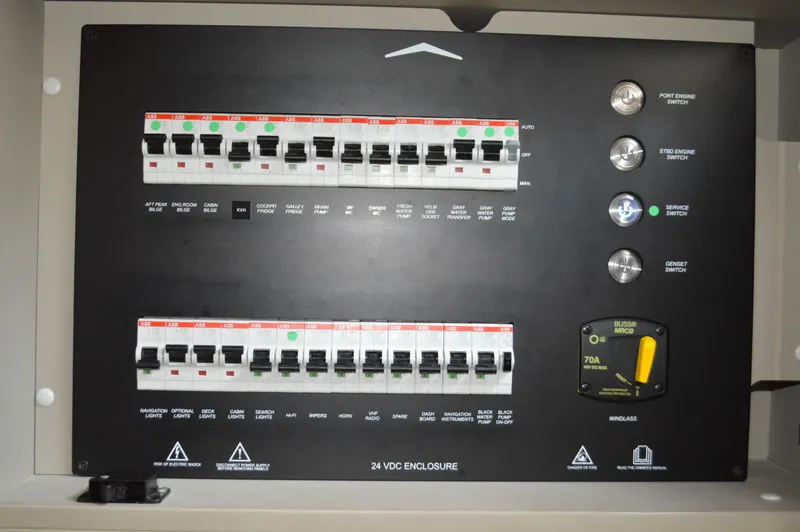 Slide: The Image of Azimut Atlantis 51 2019 - 58