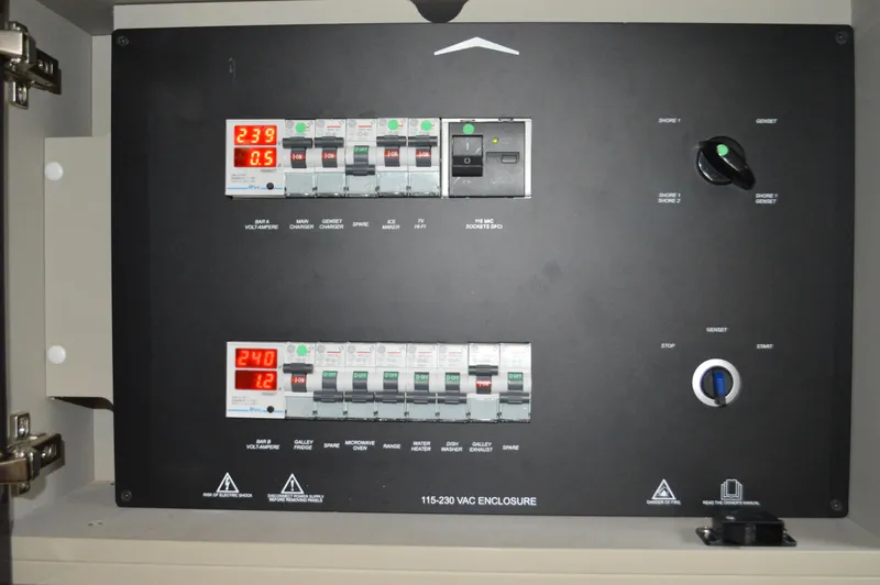 Slide: The Image of Azimut Atlantis 51 2019 - 59