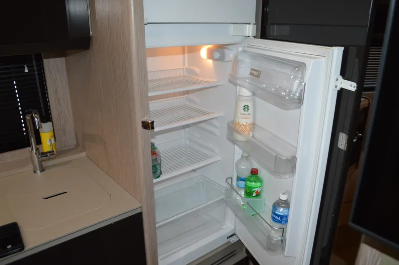 Slide: The Image of Azimut Atlantis 51 2019 - 62