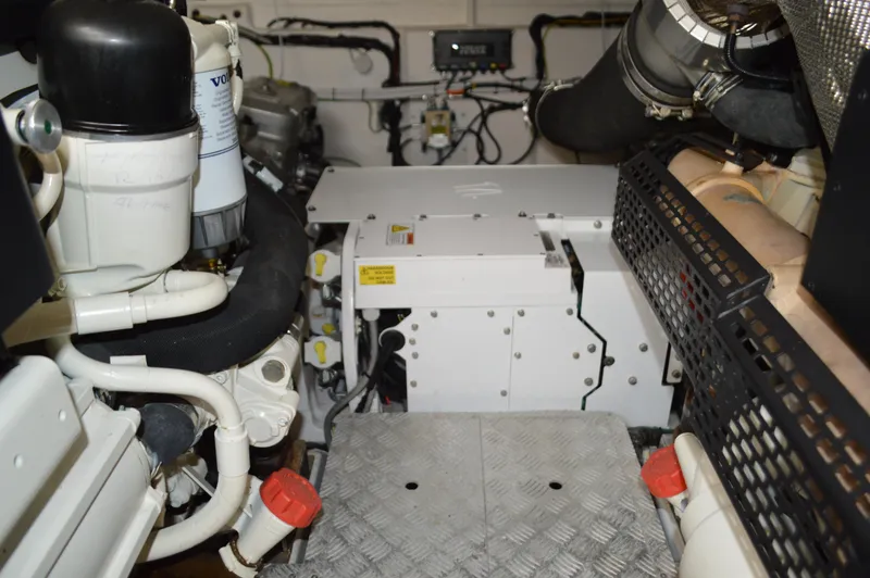 Slide: The Image of Azimut Atlantis 51 2019 - 84