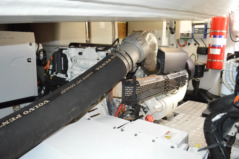 Slide: The Image of Azimut Atlantis 51 2019 - 86