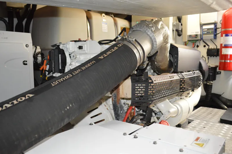 Slide: The Image of Azimut Atlantis 51 2019 - 89