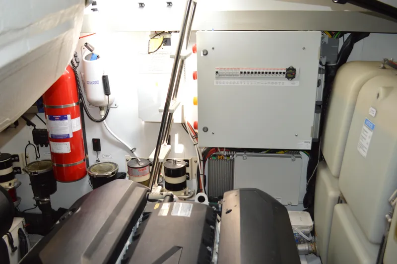 Slide: The Image of Azimut Atlantis 51 2019 - 92