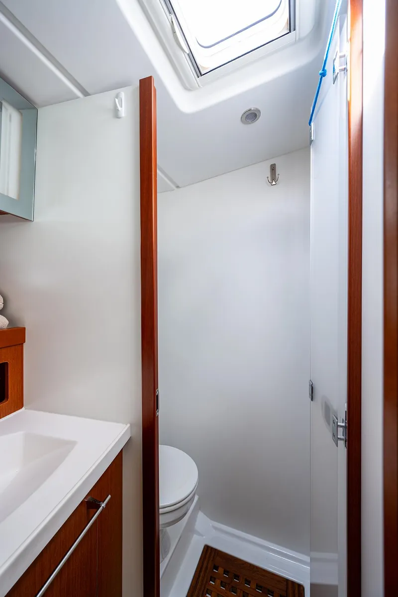 Slide: The Image of Beneteau 44 Southern Trawl - Master Head, Sink - 21