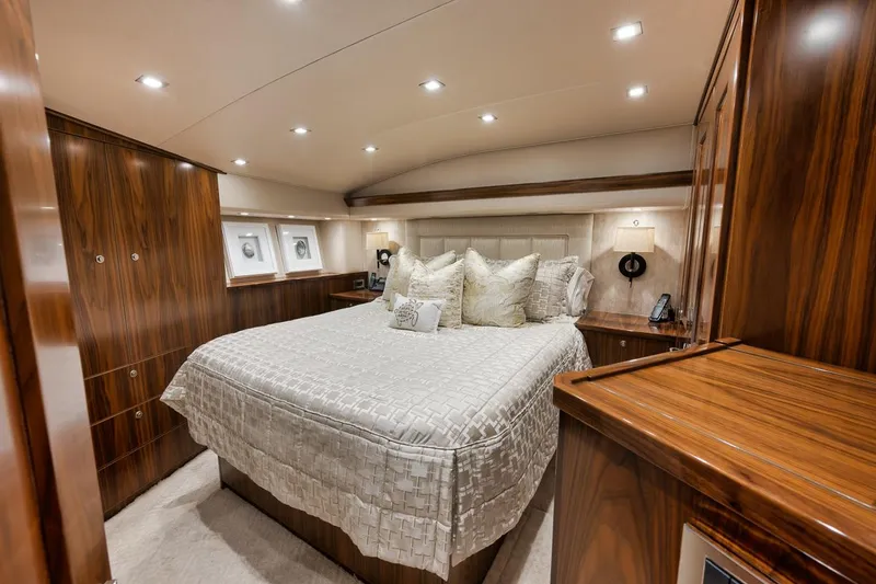 Slide: The Image of Viking 68 JO-LI - Interior Master Stateroom - 19