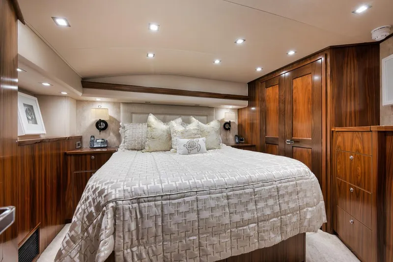 Slide: The Image of Viking 68 JO-LI - Interior Master Stateroom - 21