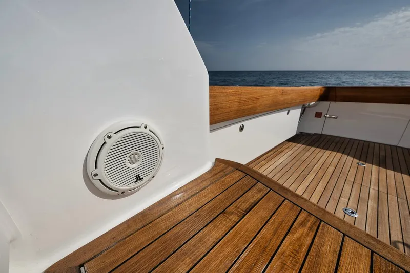 Slide: The Image of Viking 68 JO-LI - Exterior Cockpit - 36