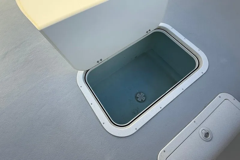 Slide: The Image of Open hatch on 2023 Steiger Craft 31 Chesapeake boat deck. - 15