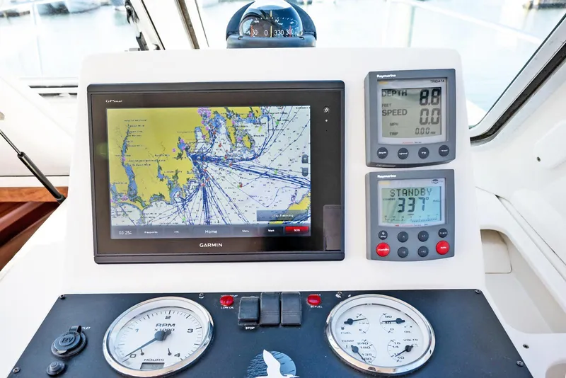 Slide: The Image of ARCHIMEDES, 2005 Back Cove 29 Hard Top - 21