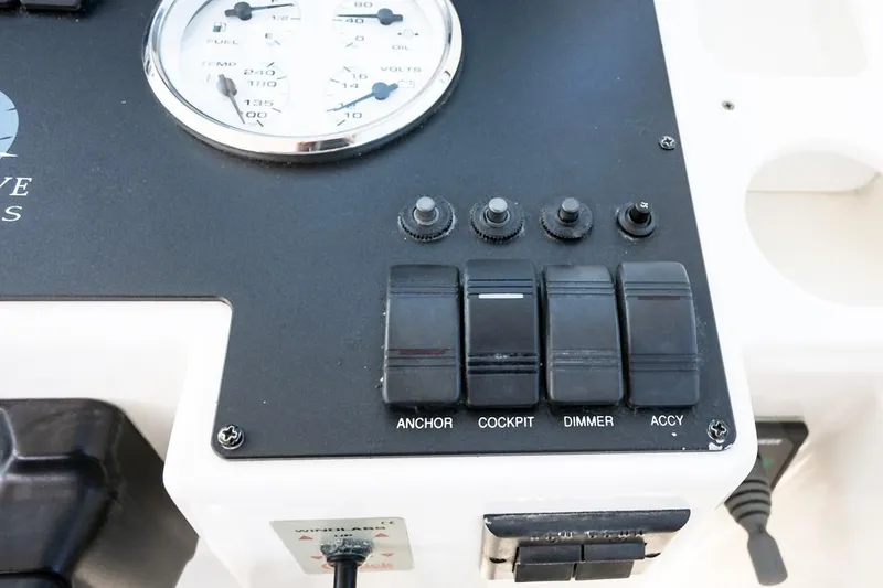 Slide: The Image of ARCHIMEDES, 2005 Back Cove 29 Hard Top - 23