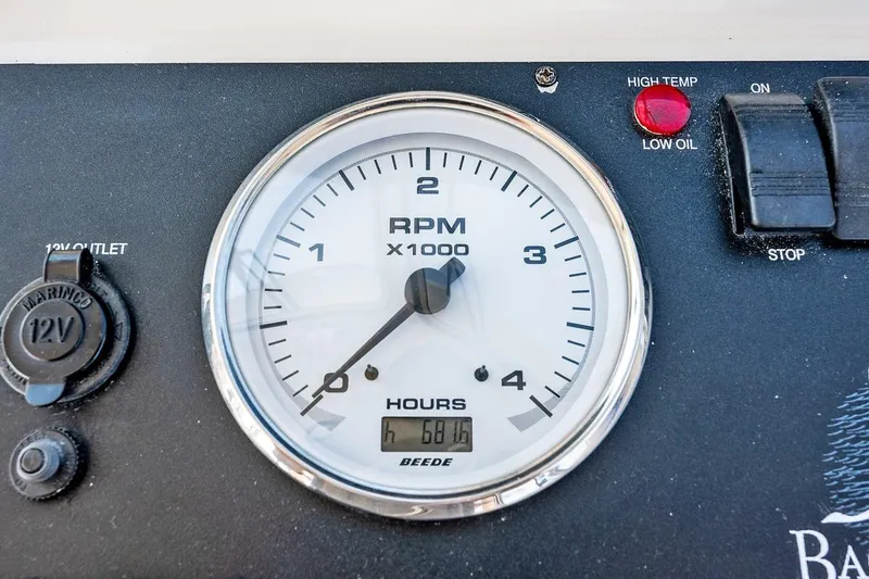 Slide: The Image of ARCHIMEDES, 2005 Back Cove 29 Hard Top - 24