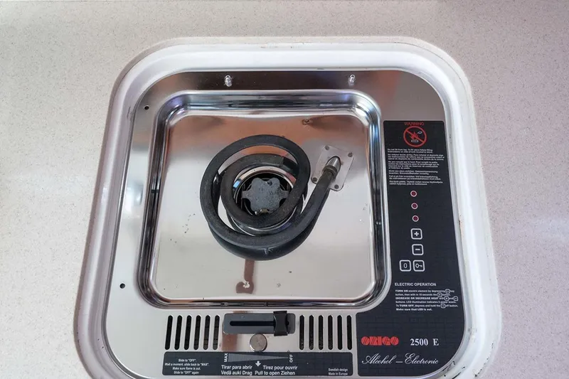 Slide: The Image of ARCHIMEDES, 2005 Back Cove 29 Hard Top - 34