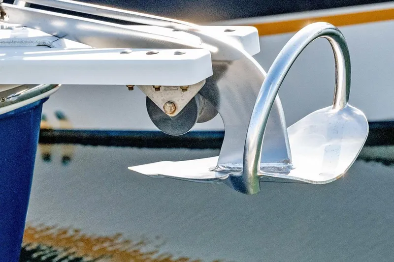 Slide: The Image of ARCHIMEDES, 2005 Back Cove 29 Hard Top - 6