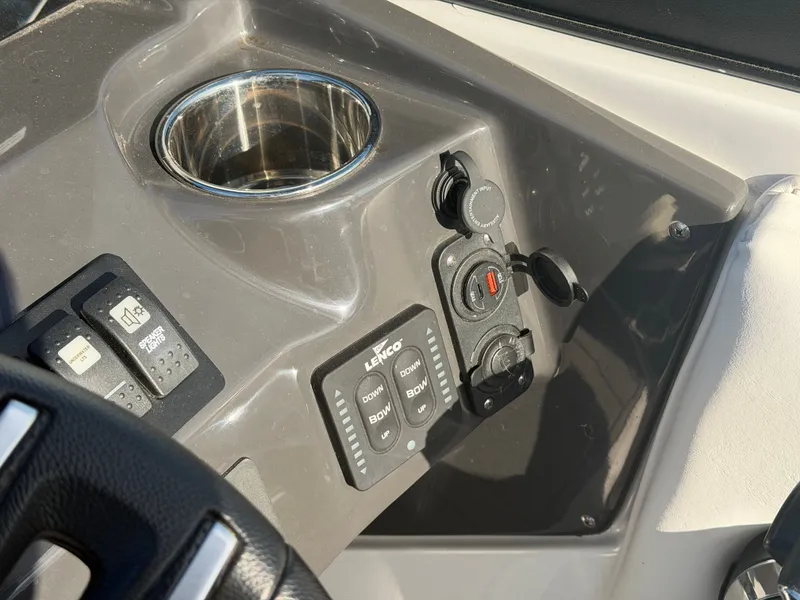 Slide: The Image of Control console of the 2023 Monterey M6 boat. - 21