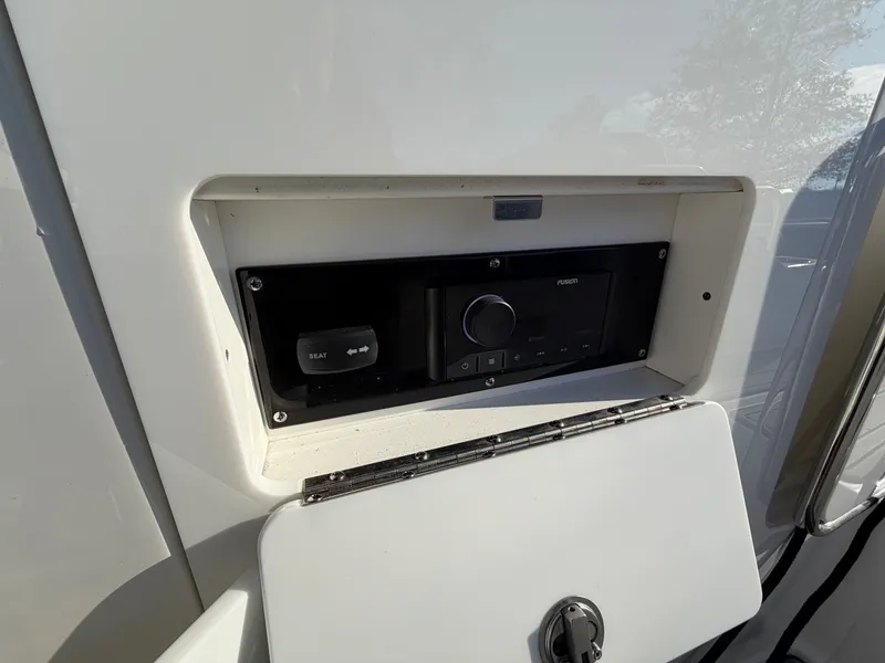 Slide: The Image of Monterey M6 2023 control panel with Fusion audio system. - 33