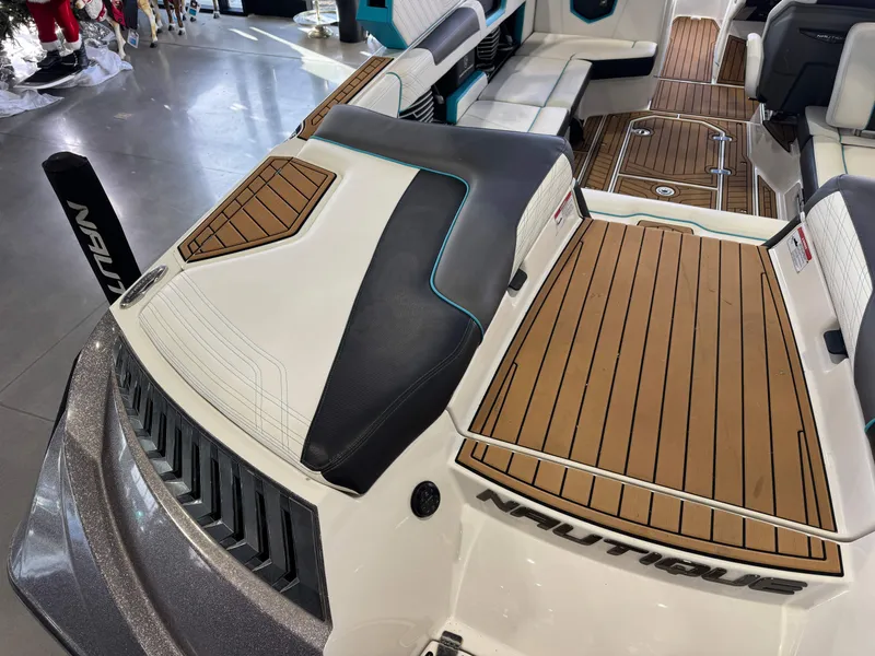 Slide: The Image of Nautique Super Air Nautique G23 2019 - 12