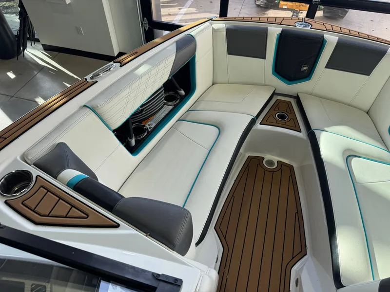 Slide: The Image of Nautique Super Air Nautique G23 2019 - 19