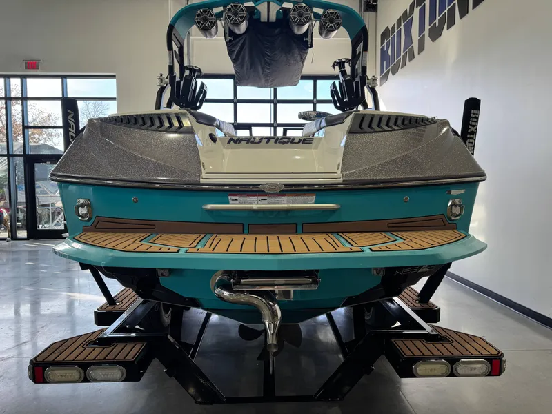 Slide: The Image of Nautique Super Air Nautique G23 2019 - 6