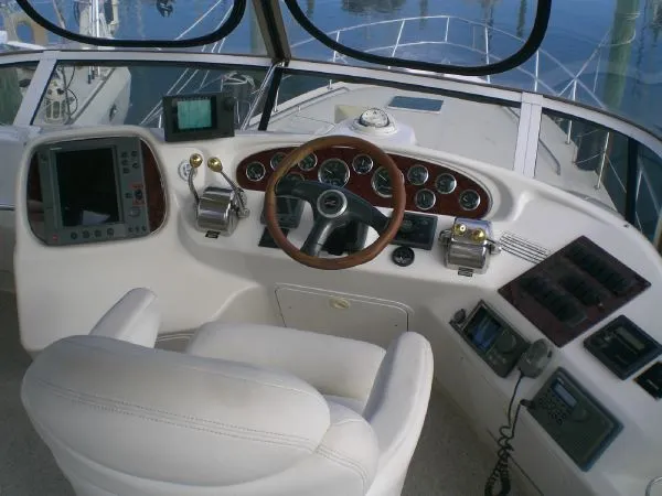 Slide: The Image of Sea Ray 400 Sedan Bridge 2000 - 9