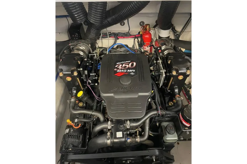Slide: The Image of Engine of 2006 Sea Ray 240 Sundeck with MerCruiser 350 MAG MPI. - 8