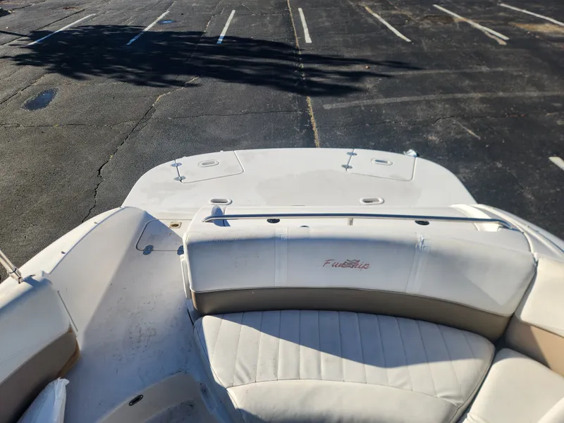 Slide: The Image of Interior of a 2005 Four Winns 214 Funship boat. - 10